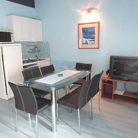 Apartments Zdenka Donji Okrug  Ngoại thất bức ảnh