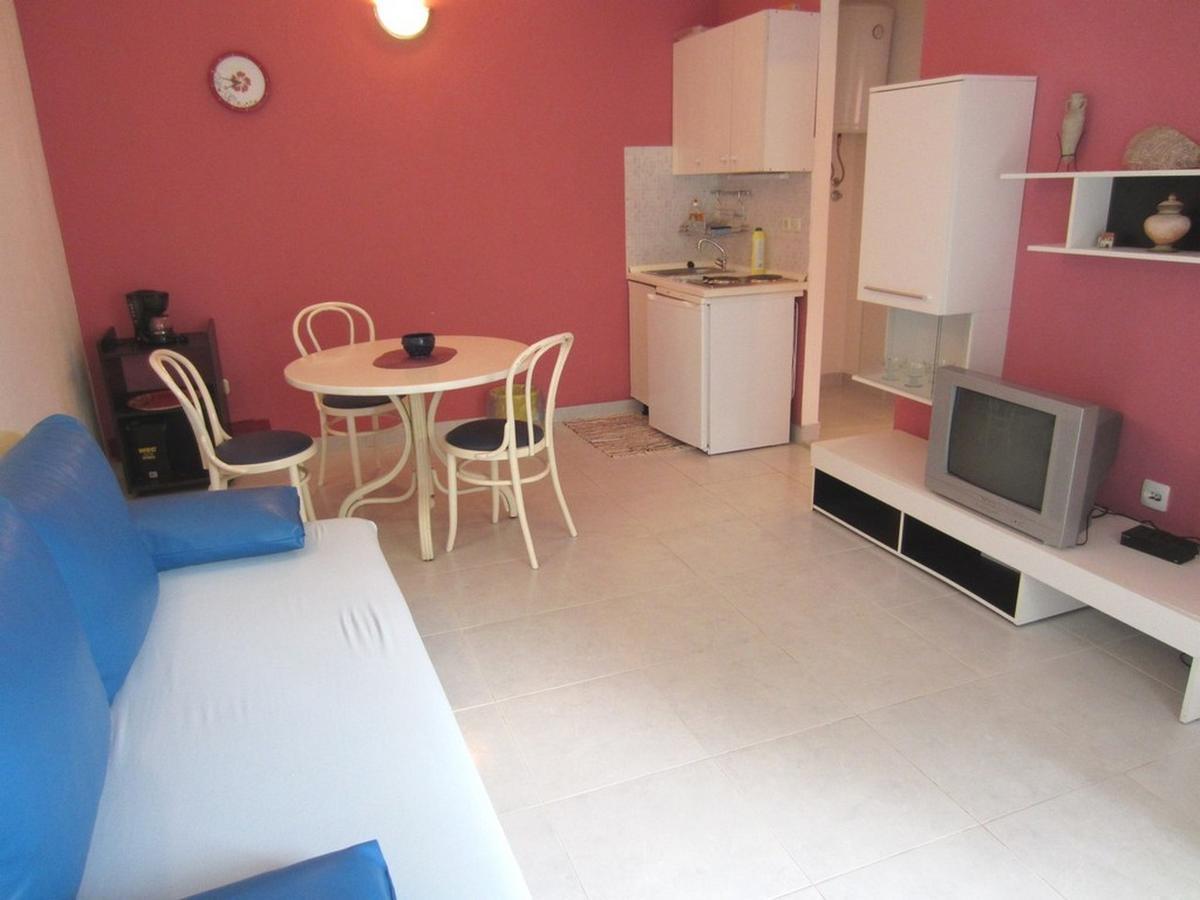Apartments Zdenka Donji Okrug  Ngoại thất bức ảnh