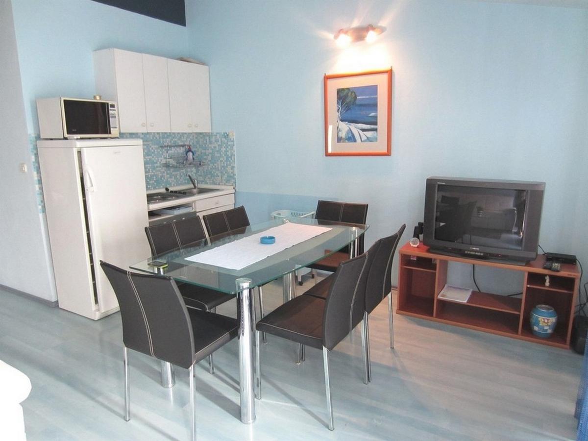 Apartments Zdenka Donji Okrug  Ngoại thất bức ảnh