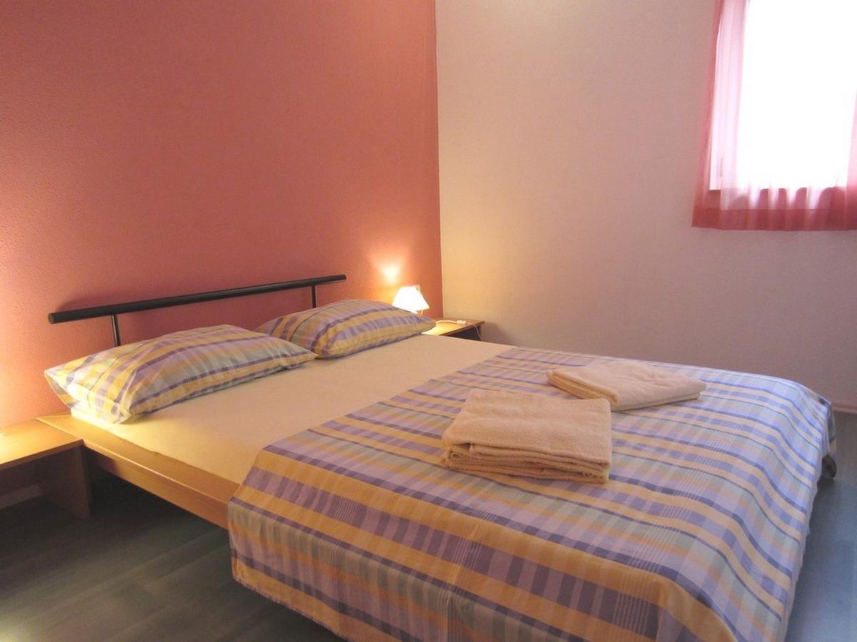Apartments Zdenka Donji Okrug  Ngoại thất bức ảnh