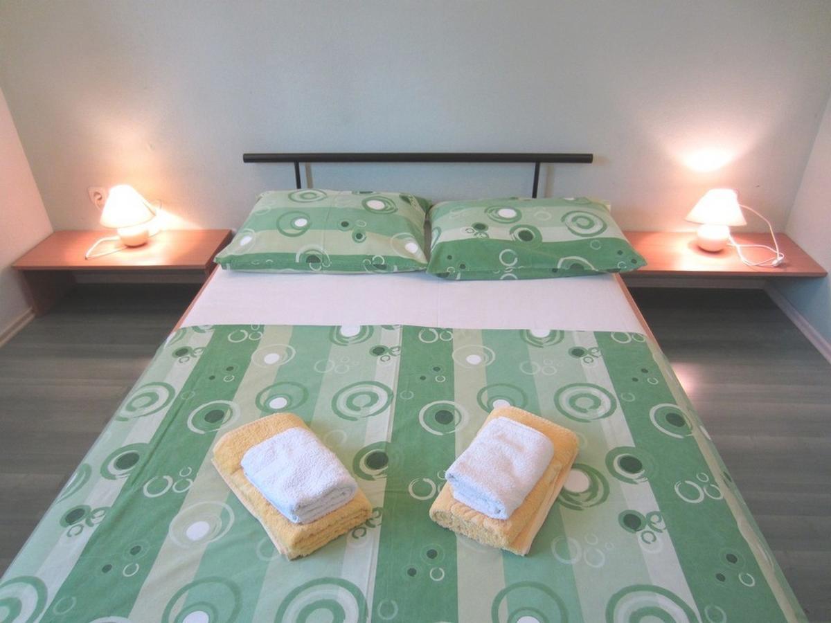 Apartments Zdenka Donji Okrug  Ngoại thất bức ảnh